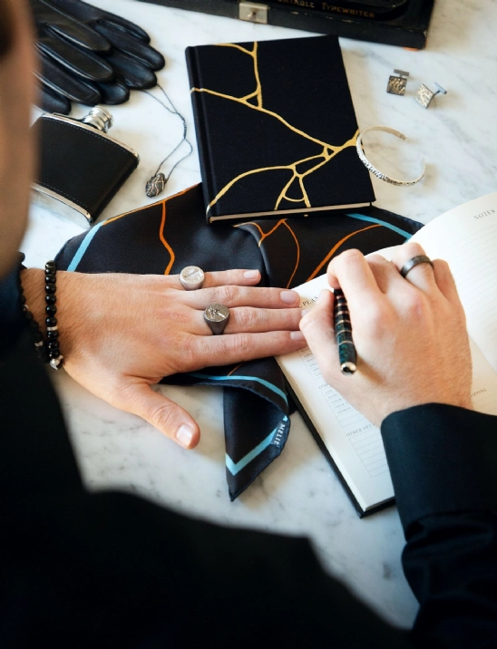 Helmet Onyx Bracelet